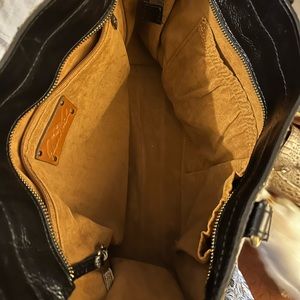 Patricia Nash satchel bag only been carried one time.